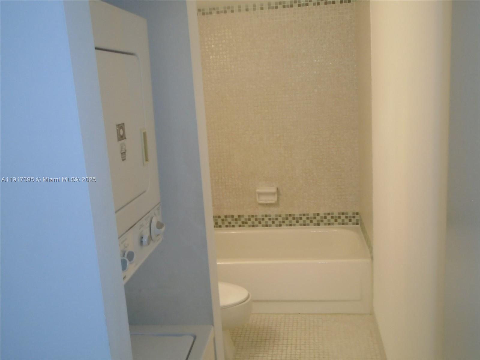 MANORS OF INVERRARY 1-6 C - Residential Lease