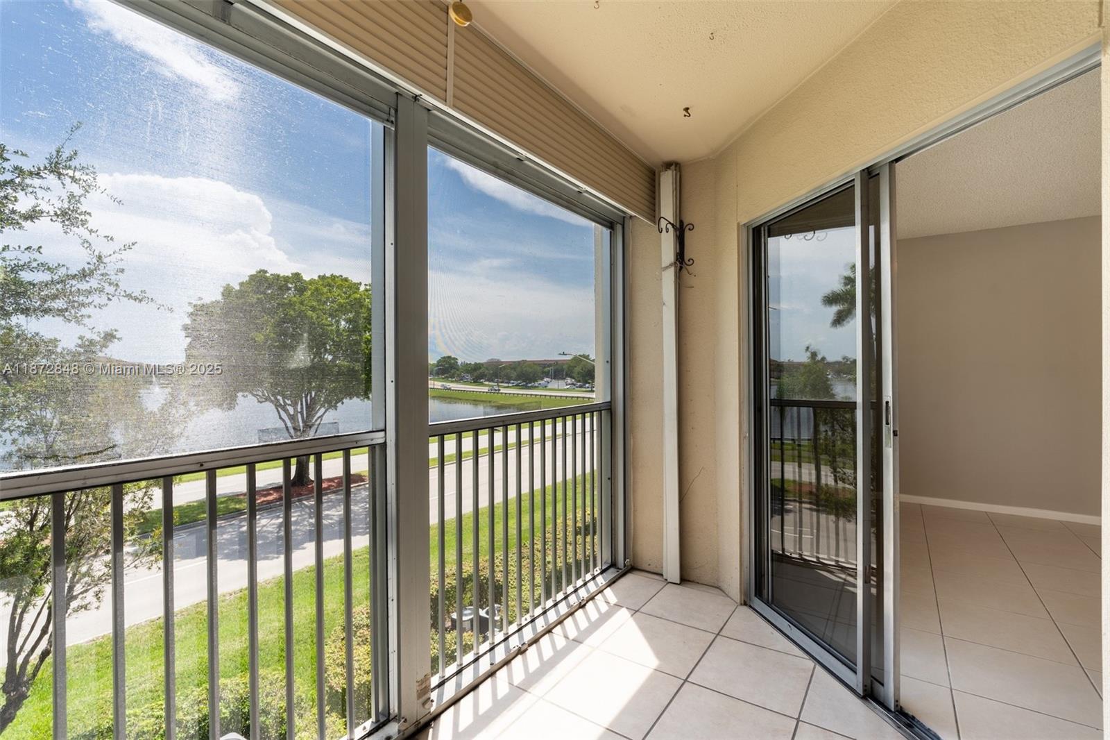 CAMBRIDGE AT CENTURY - Residential Lease