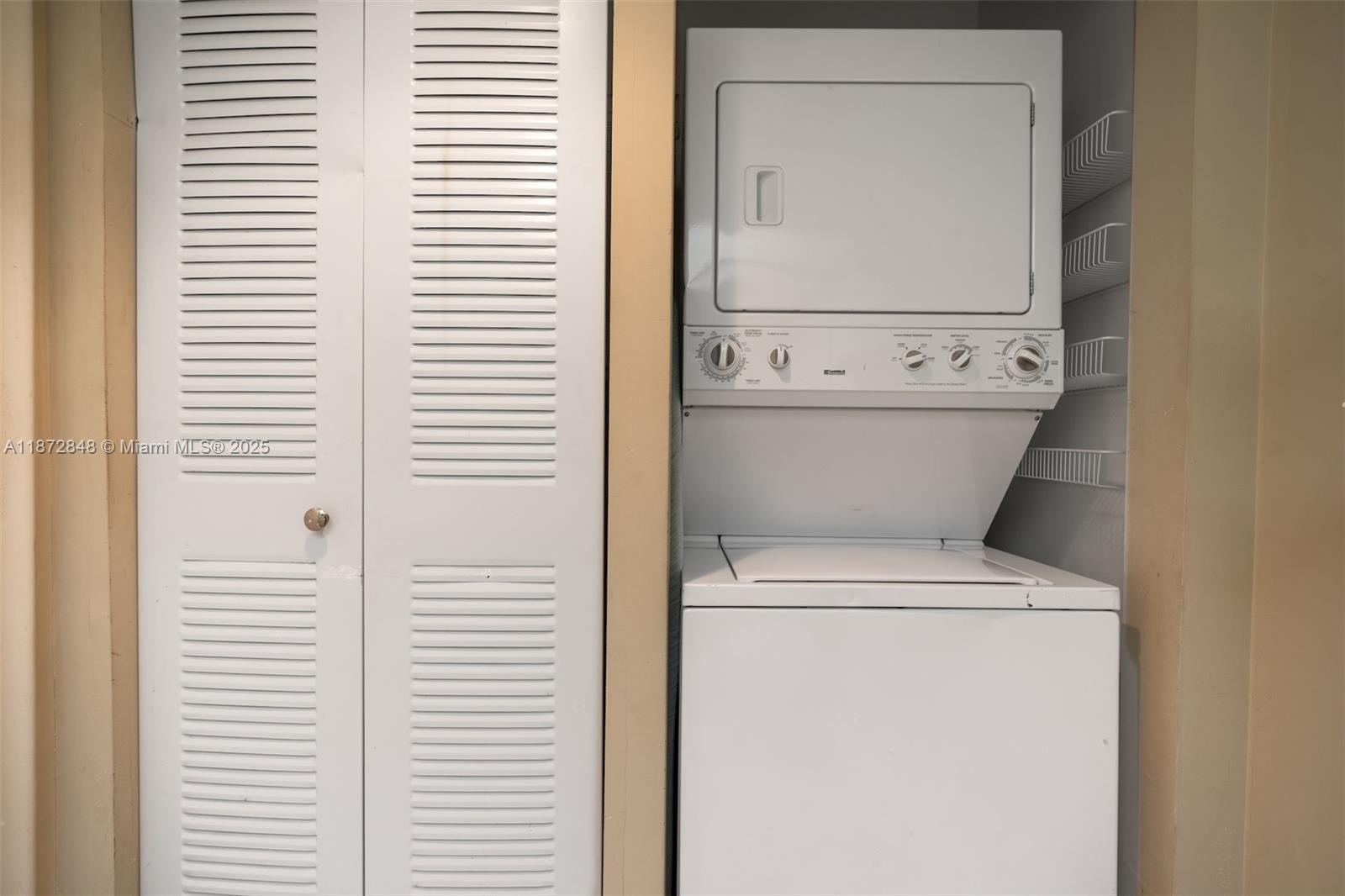 CAMBRIDGE AT CENTURY - Residential Lease