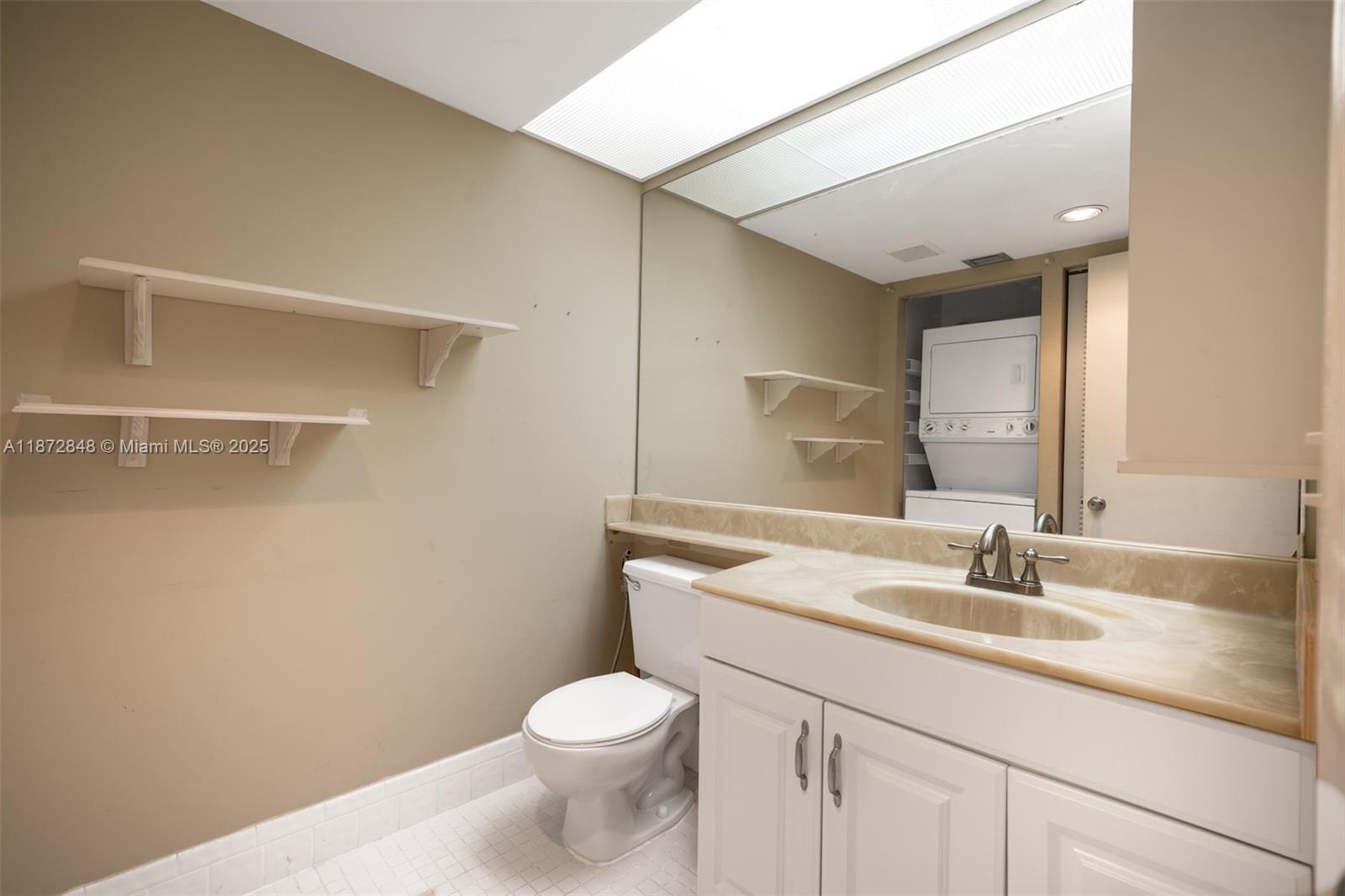 CAMBRIDGE AT CENTURY - Residential Lease