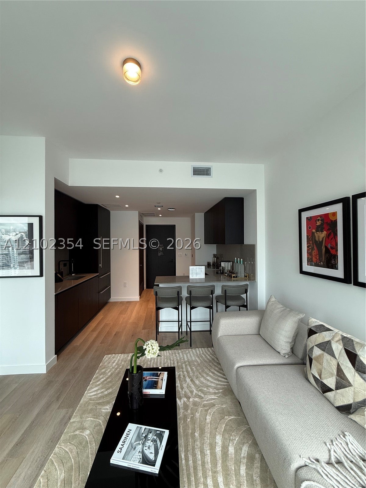 20 NE 11th St 2909