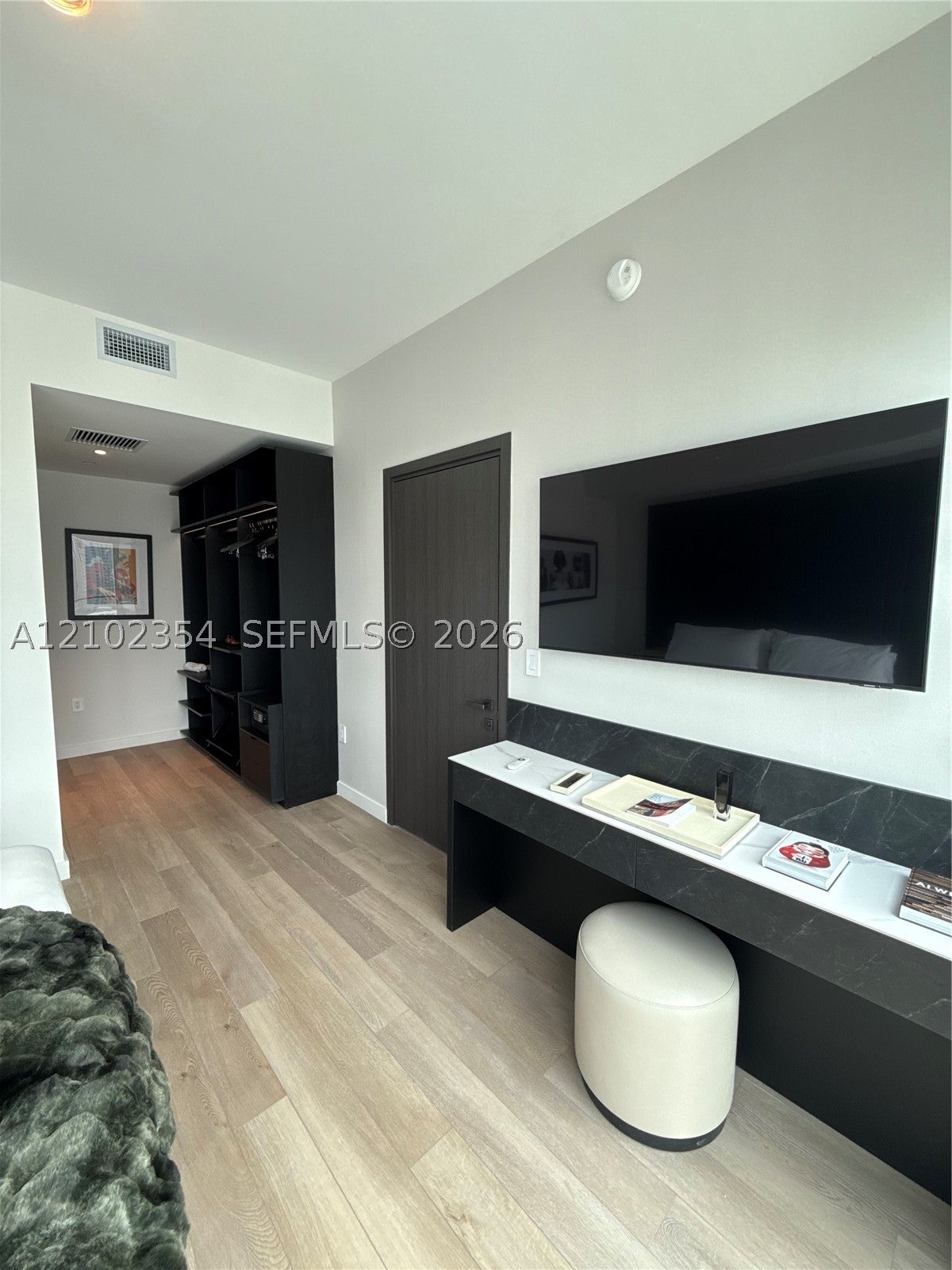 20 NE 11th St 2909