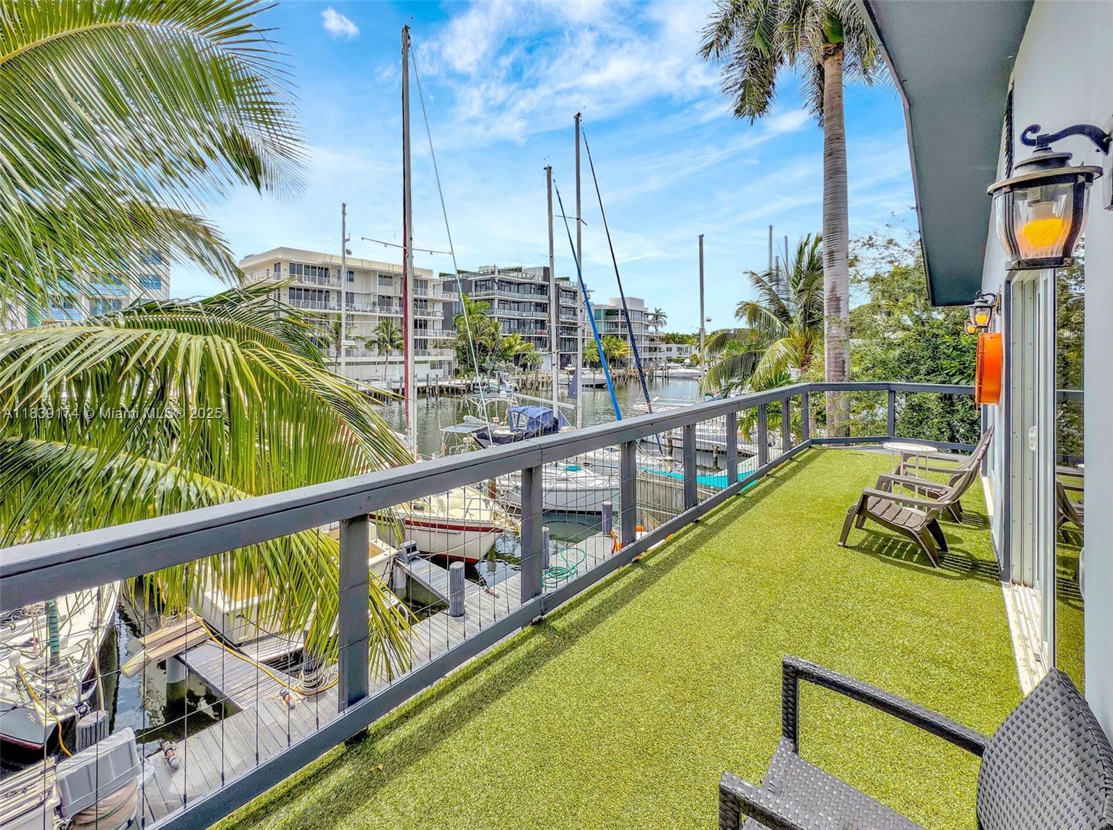 320 Hendricks Isle 3