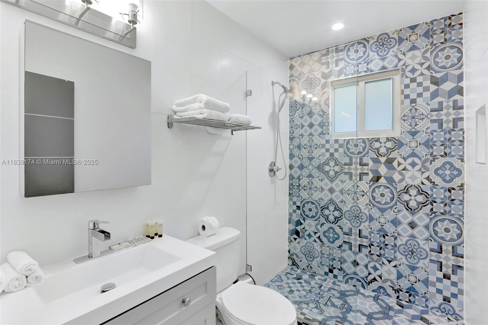 VICTORIA ISLES - Residential Lease