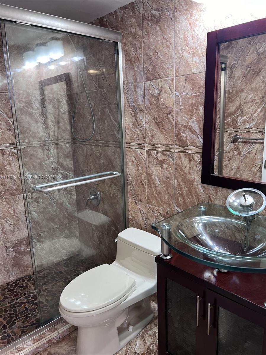 ALAMEDA TOWER 5 CONDO - Residential