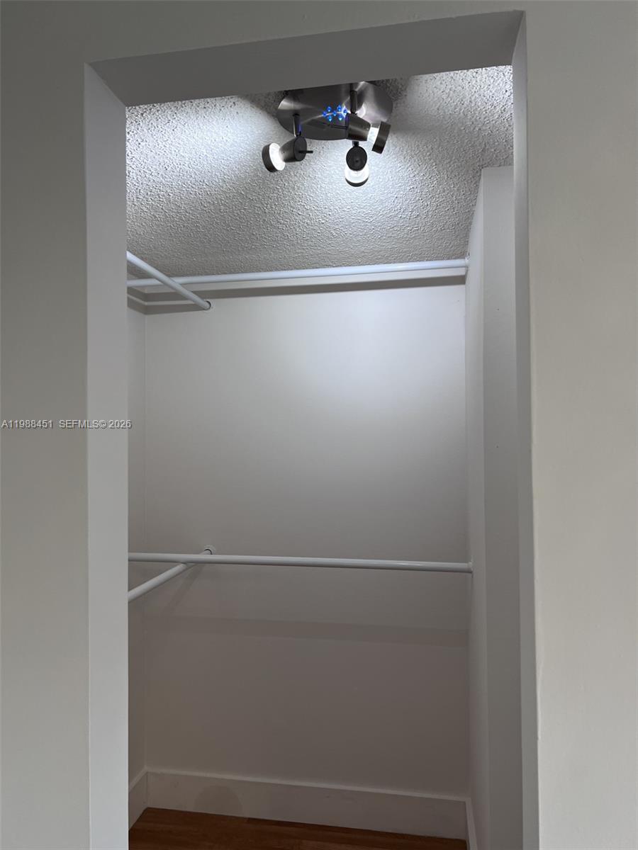 ALAMEDA TOWER 5 CONDO - Residential