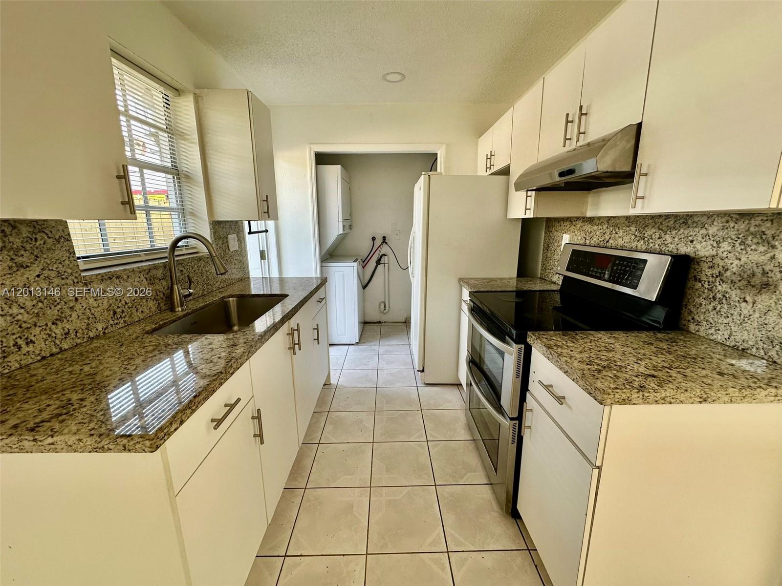 HIALEAH LAWN AMD PL - Residential Lease