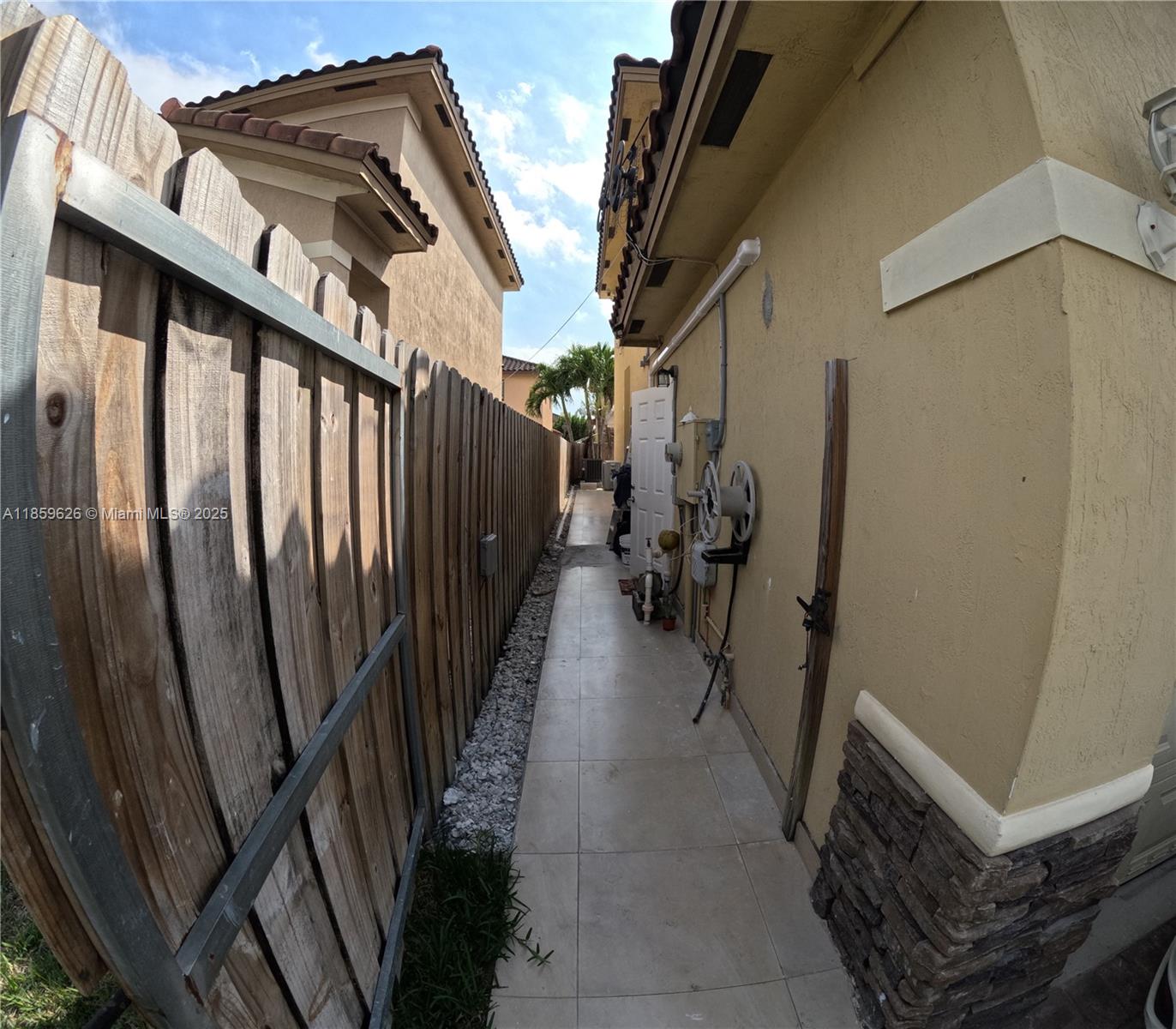 1Bedroom One Bath UTILITIES INCLUDED. Completely remodeled a Gem!!! Call listing agent for appointment. ******************First, Last and Security***************************