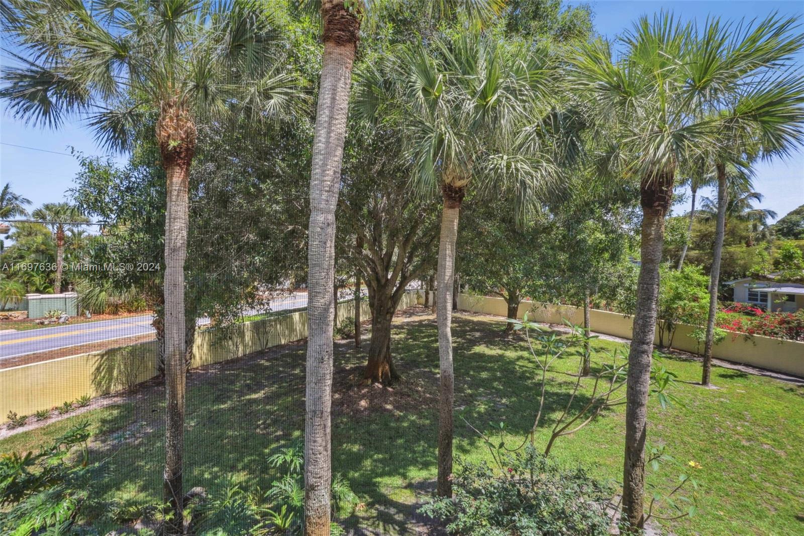 BANYAN HOUSE CONDO - Residential