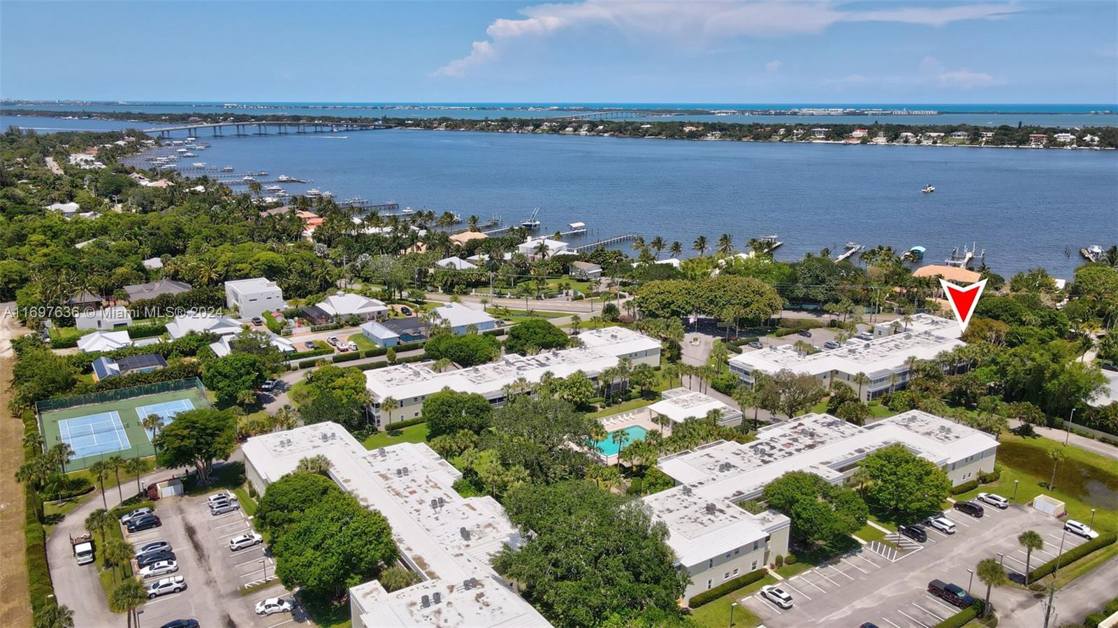BANYAN HOUSE CONDO - Residential