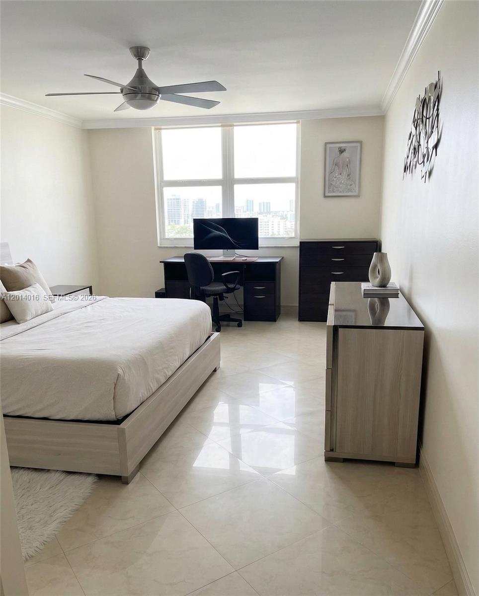 WINSTON TOWERS 200 - Residential