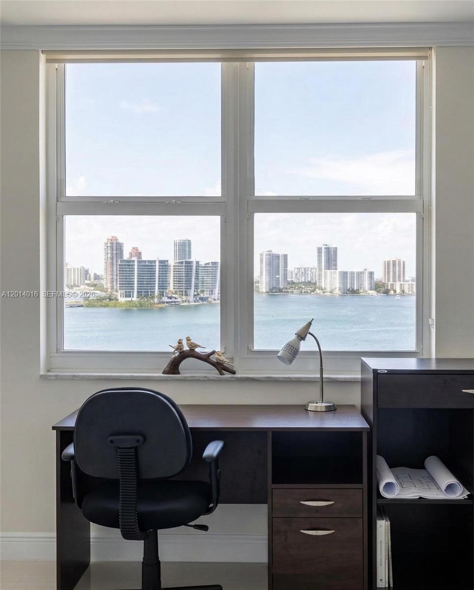 WINSTON TOWERS 200 - Residential