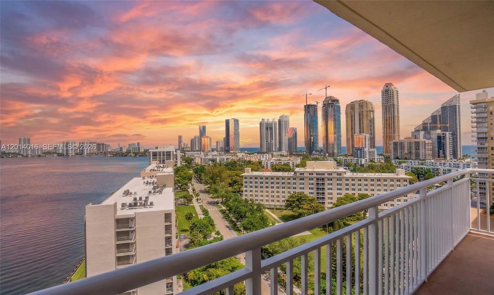WINSTON TOWERS 200 - Residential