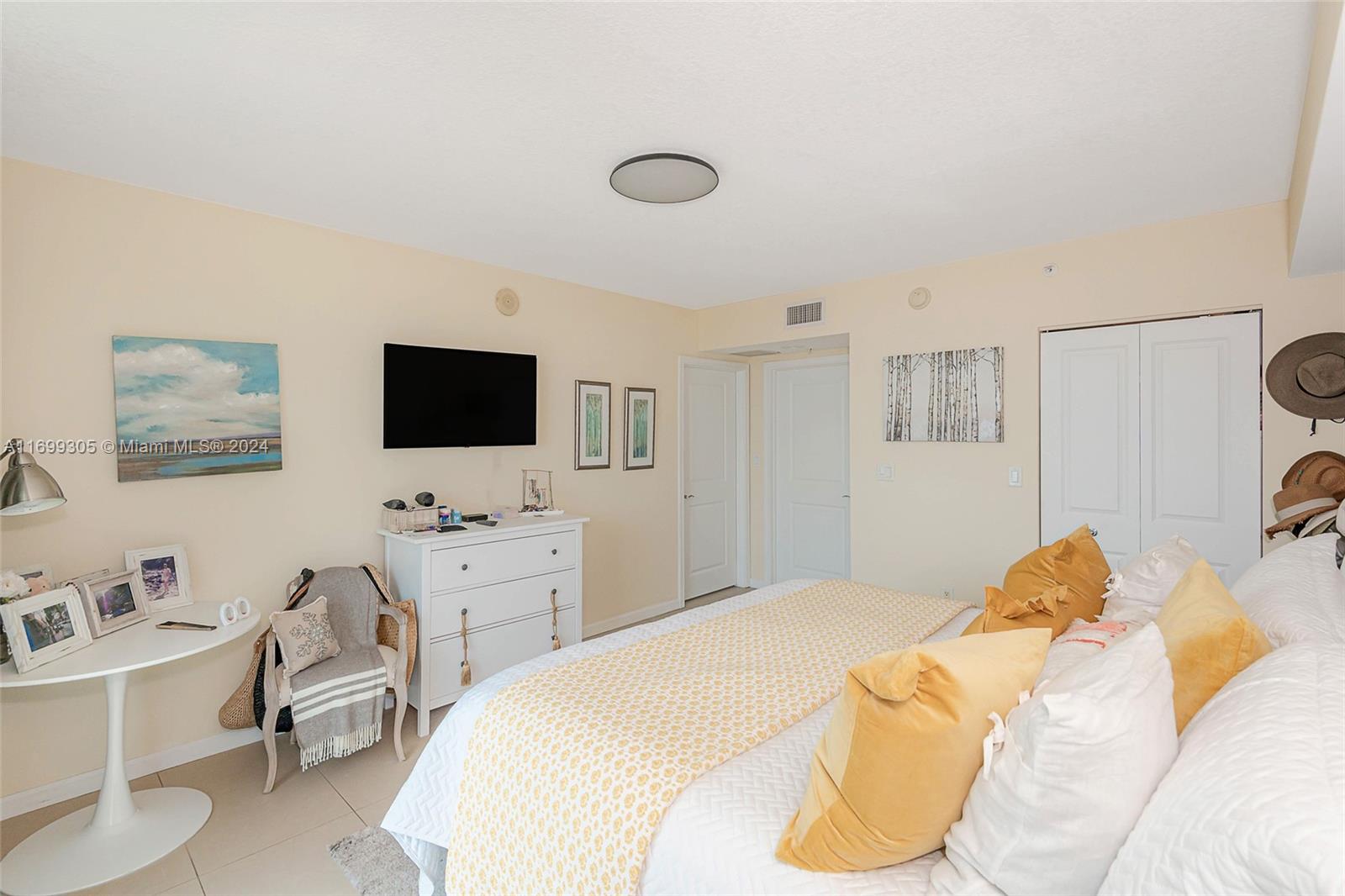 SYMPHONY SOUTH CONDO - Residential