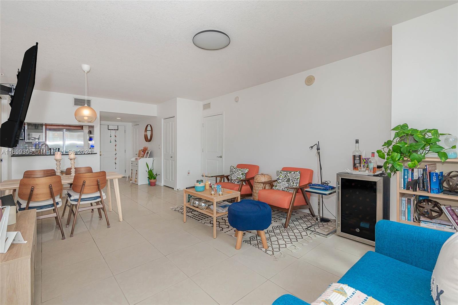 SYMPHONY SOUTH CONDO - Residential
