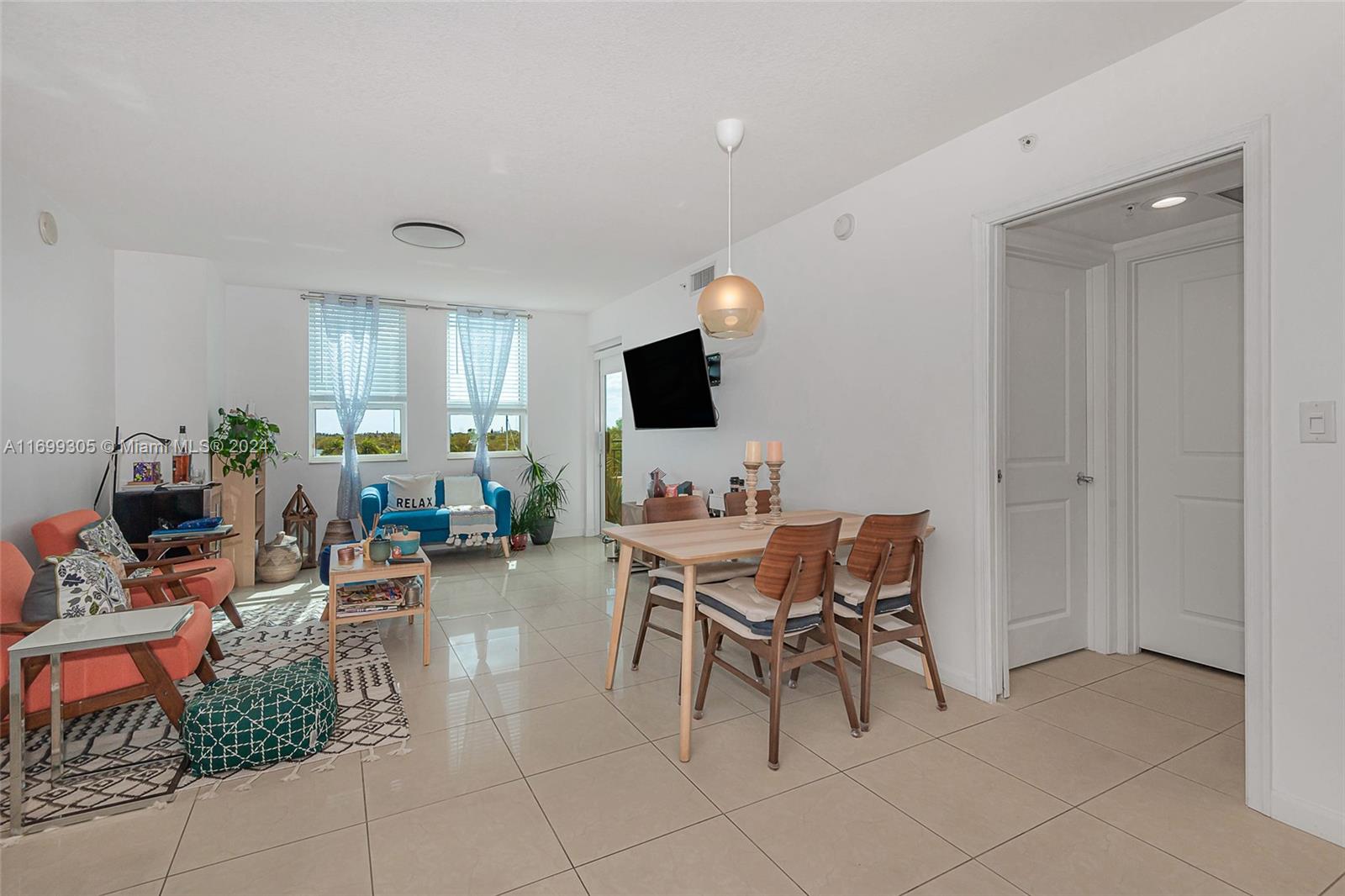 SYMPHONY SOUTH CONDO - Residential