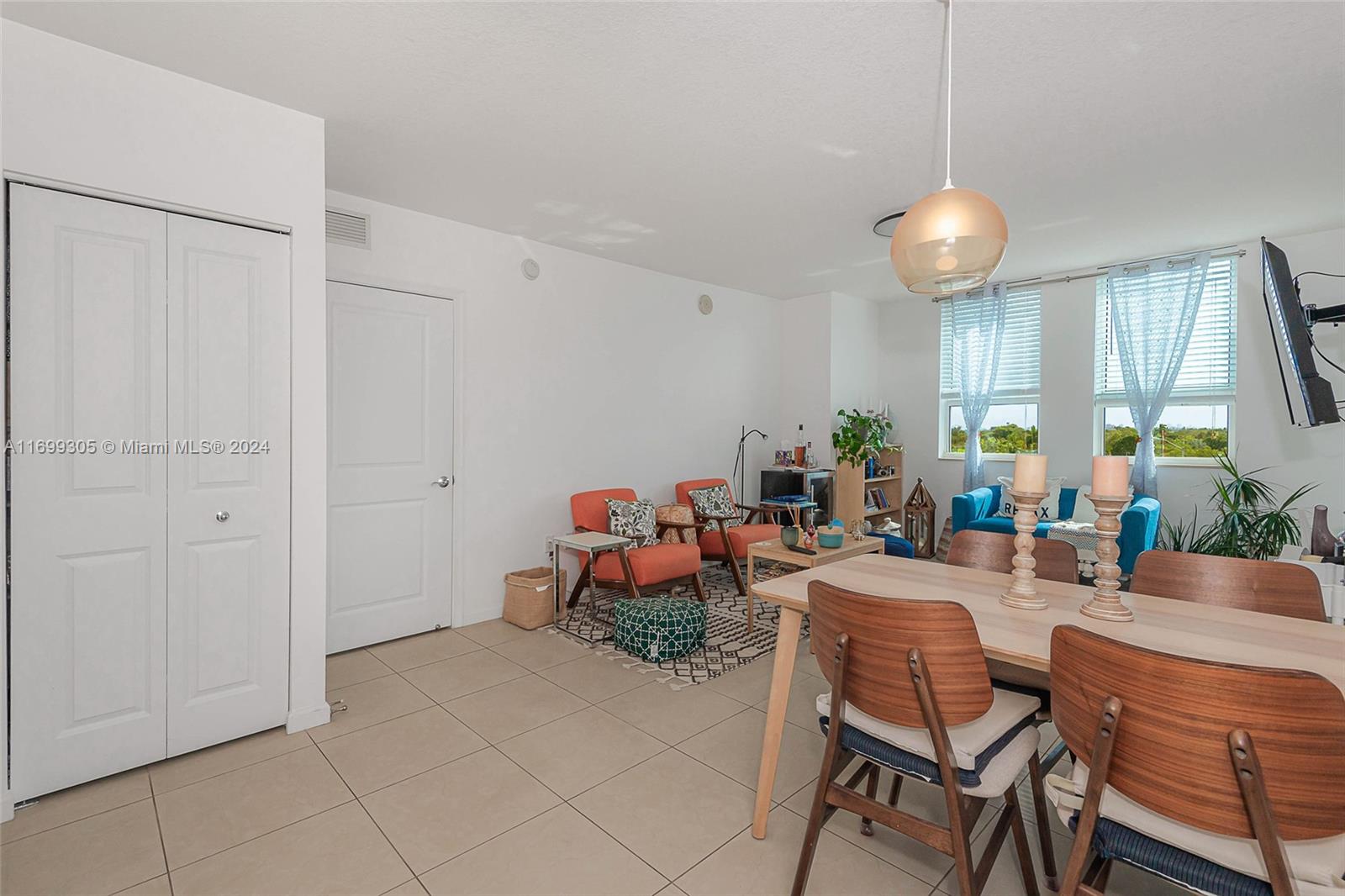 SYMPHONY SOUTH CONDO - Residential