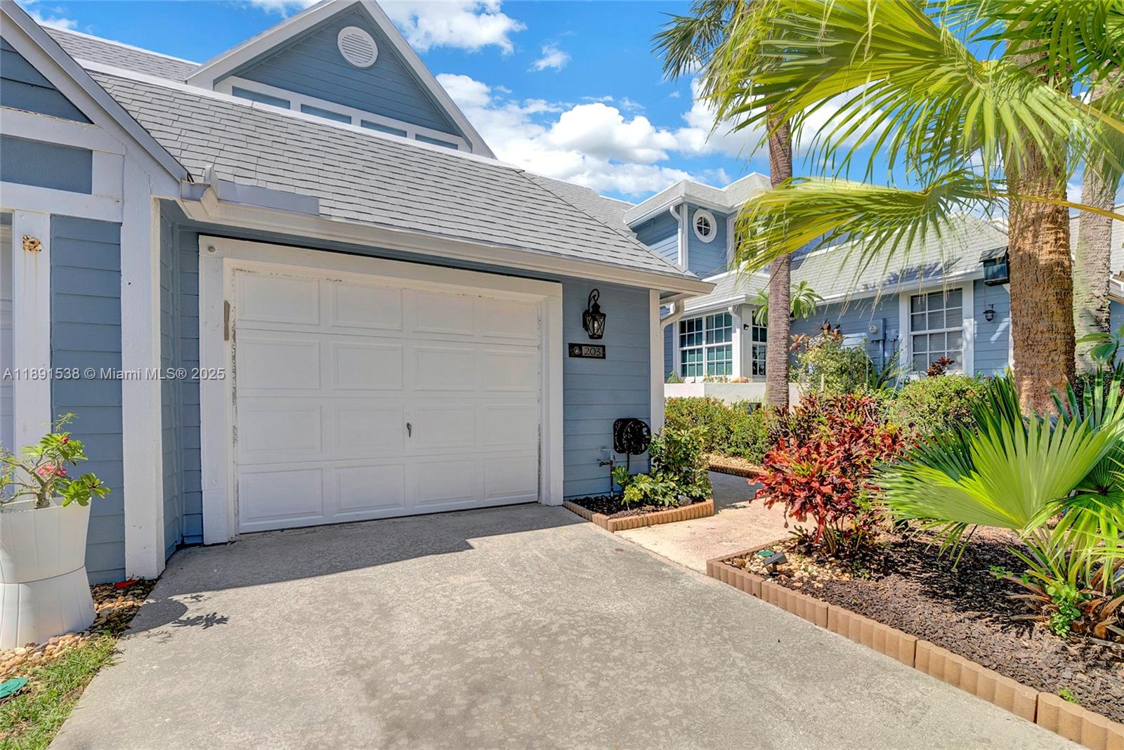 VILLAS OF OCEAN DUNES - Residential Lease