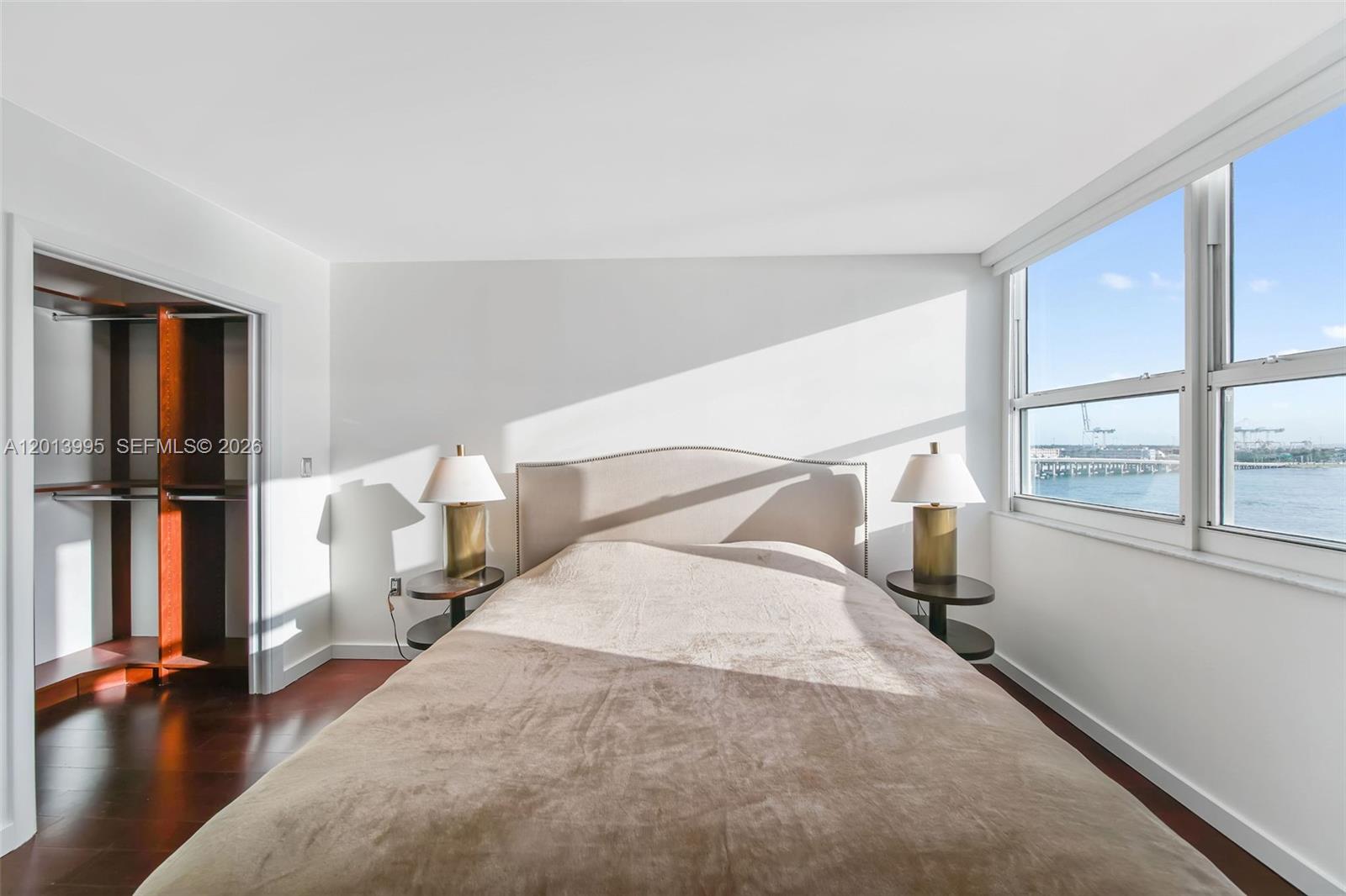 THE FLORIDIAN CONDO - Residential Lease