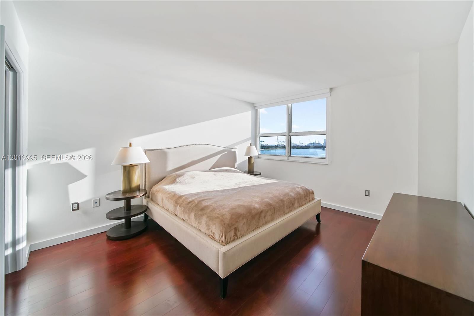 THE FLORIDIAN CONDO - Residential Lease