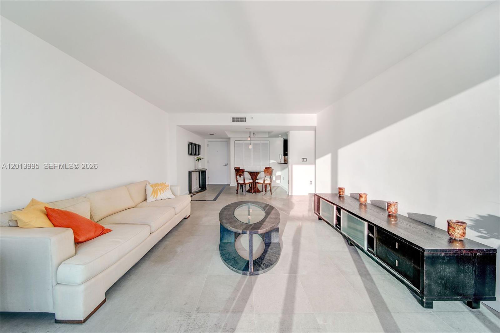 THE FLORIDIAN CONDO - Residential Lease