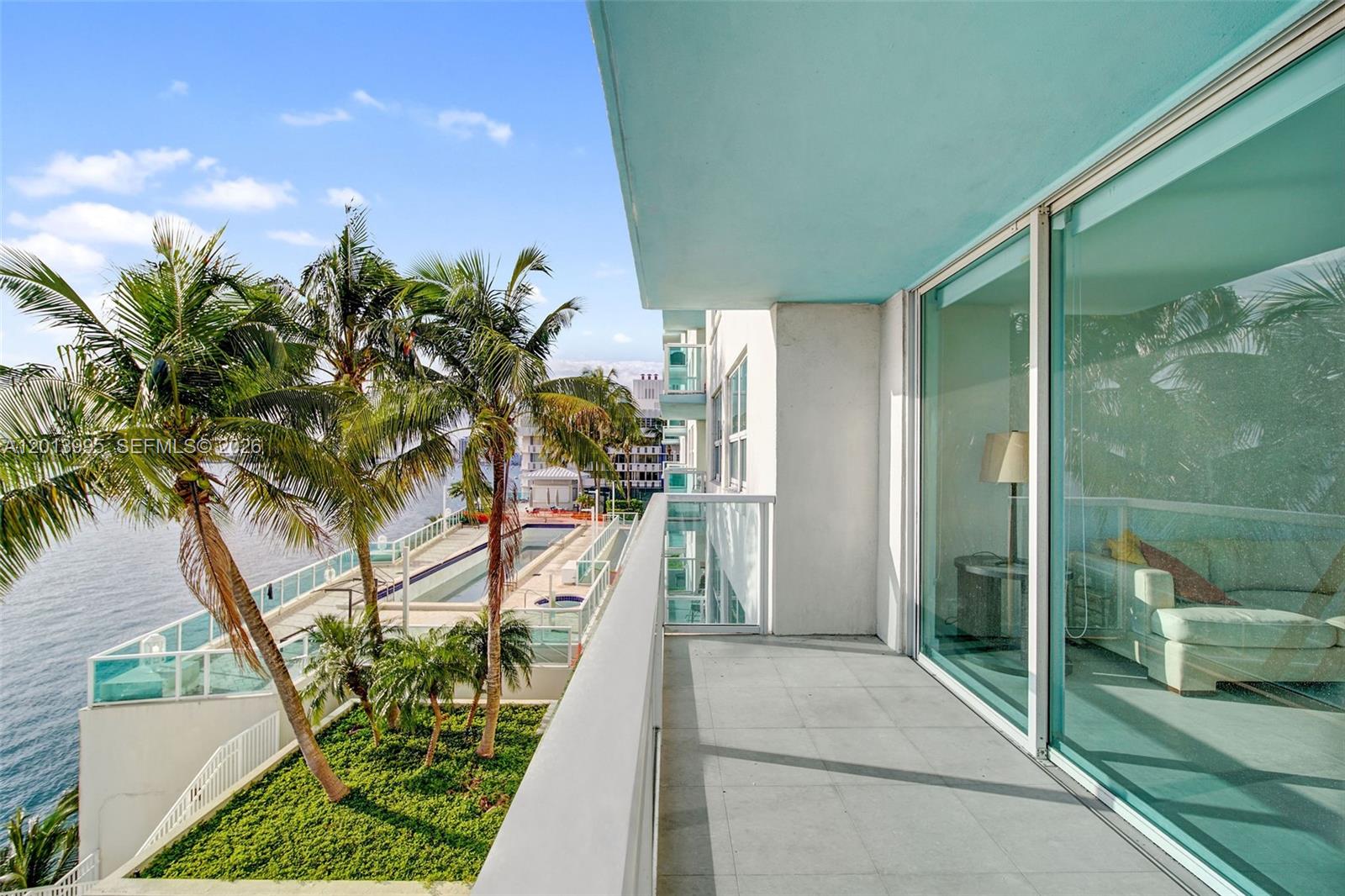 THE FLORIDIAN CONDO - Residential Lease