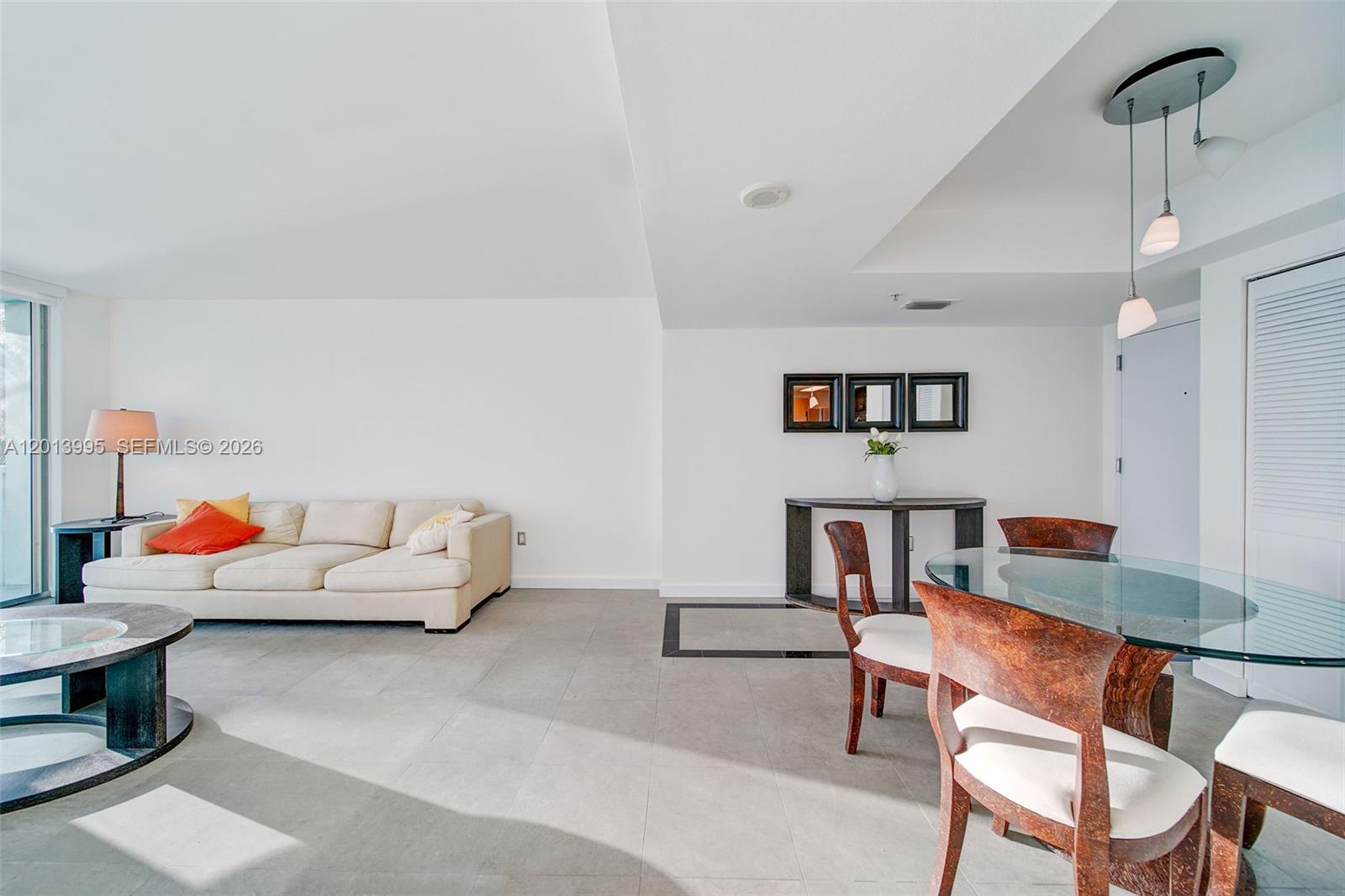 THE FLORIDIAN CONDO - Residential Lease