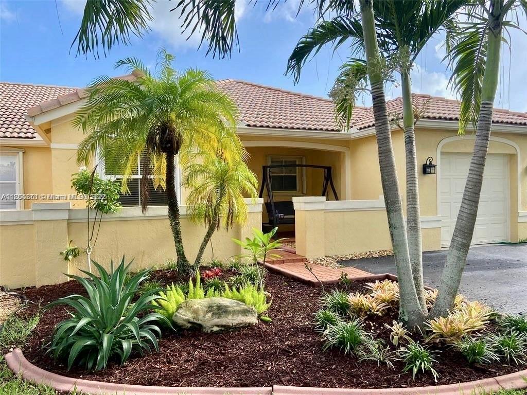 Discover this beautifully remodeled villa in the heart of the amazing city of Weston This elegant 3-bedroom, 2-bath home features a modern vinyl laminate floor. Attached garage plus two additional driveway parkings. Accordion shutter. Just a short walk to Falcon Cove Middle School and Cypress Bay High School, this home offers top-tier education in your neighborhood. Situated just minutes from I-75, Griffin Road, Weston Library, and Weston Commons Mall, you’ll have everything your family needs close by—shopping, dining, parks, and more. Located in a secure, gated community with resort-style amenities Available September 7th.
Don’t miss out—this stunning villa is ready for you to move in in just in a few days !!