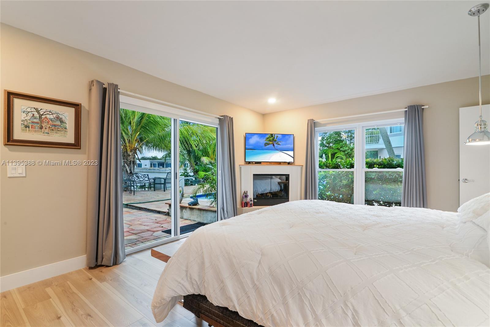 ENCHANTED LAKE - Residential