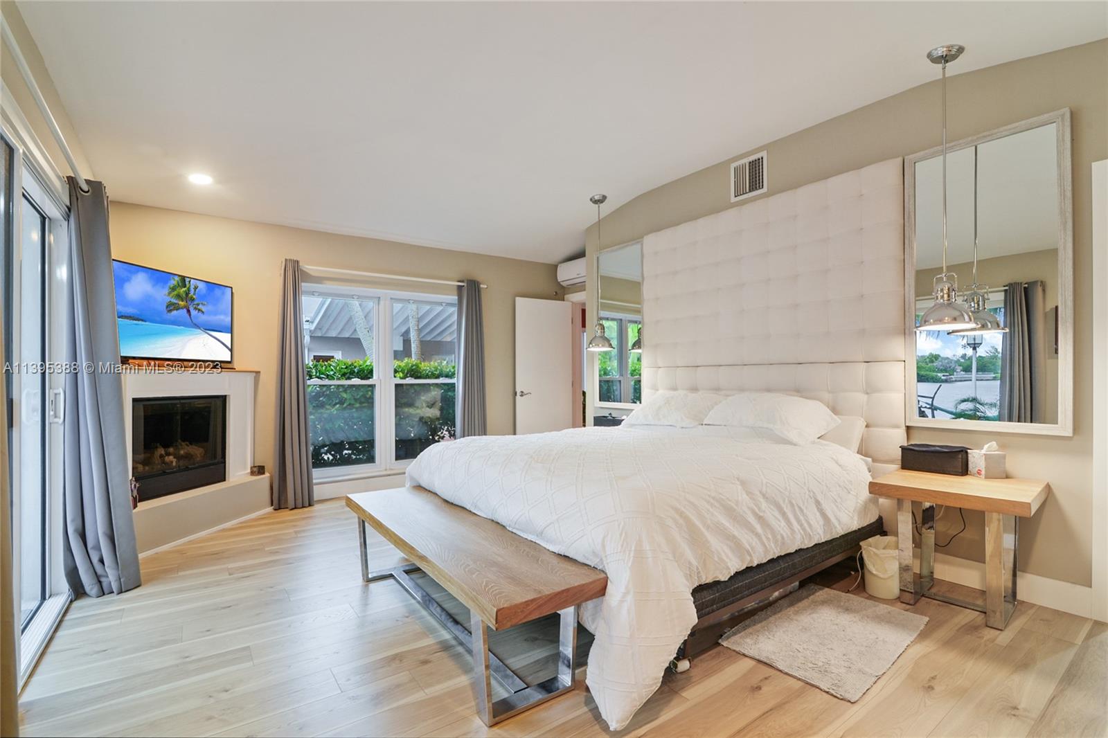 ENCHANTED LAKE - Residential