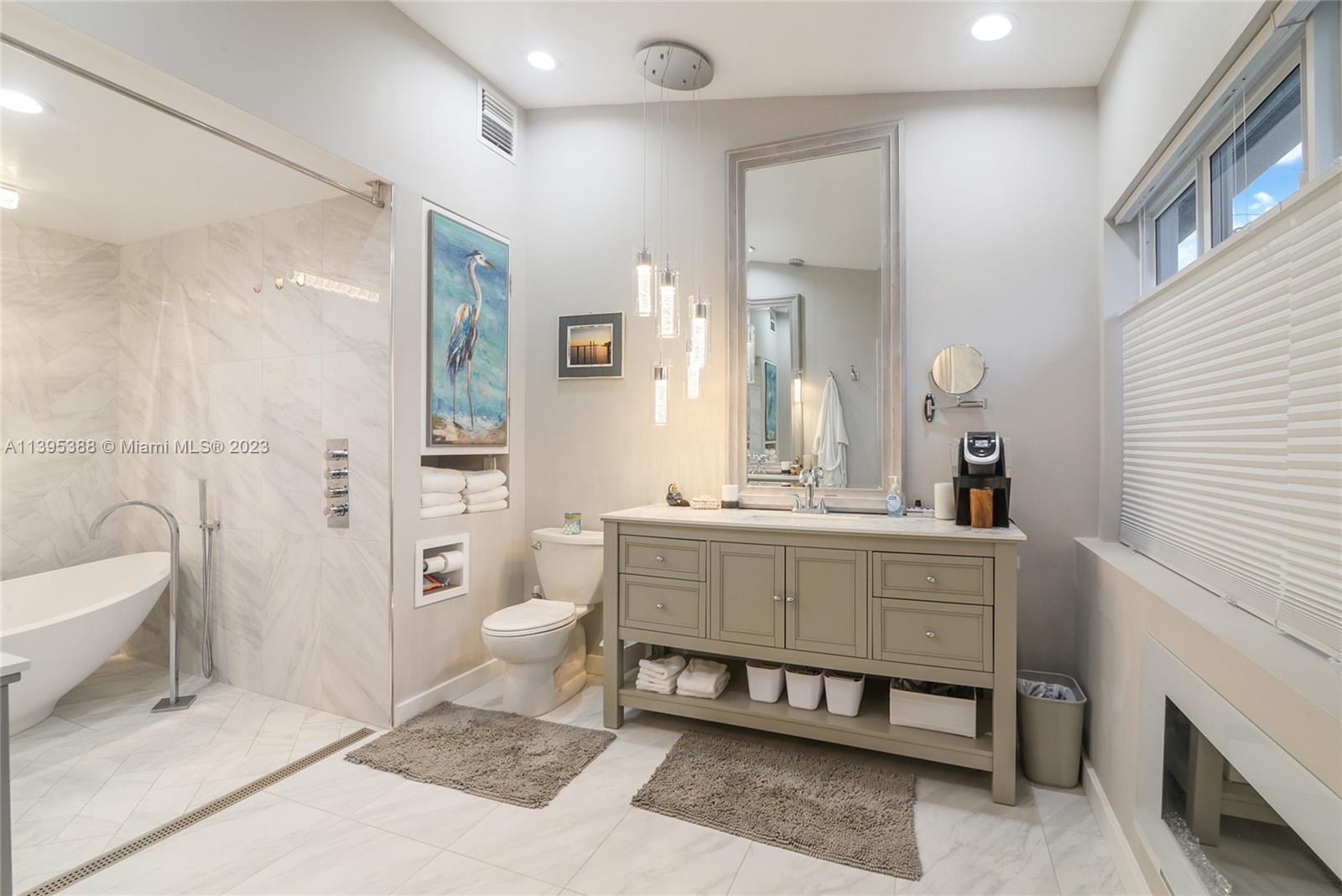 ENCHANTED LAKE - Residential