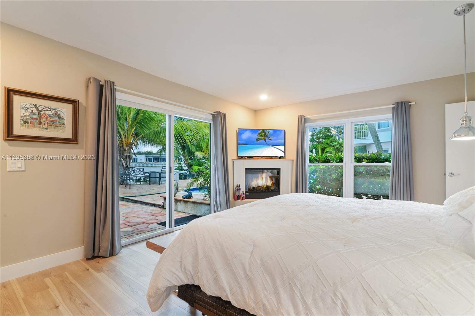 ENCHANTED LAKE - Residential