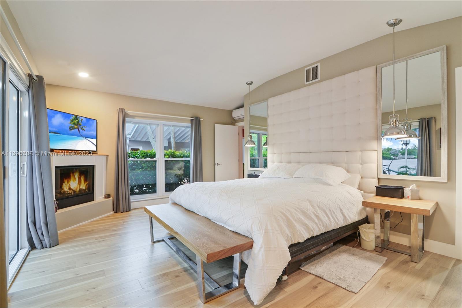 ENCHANTED LAKE - Residential