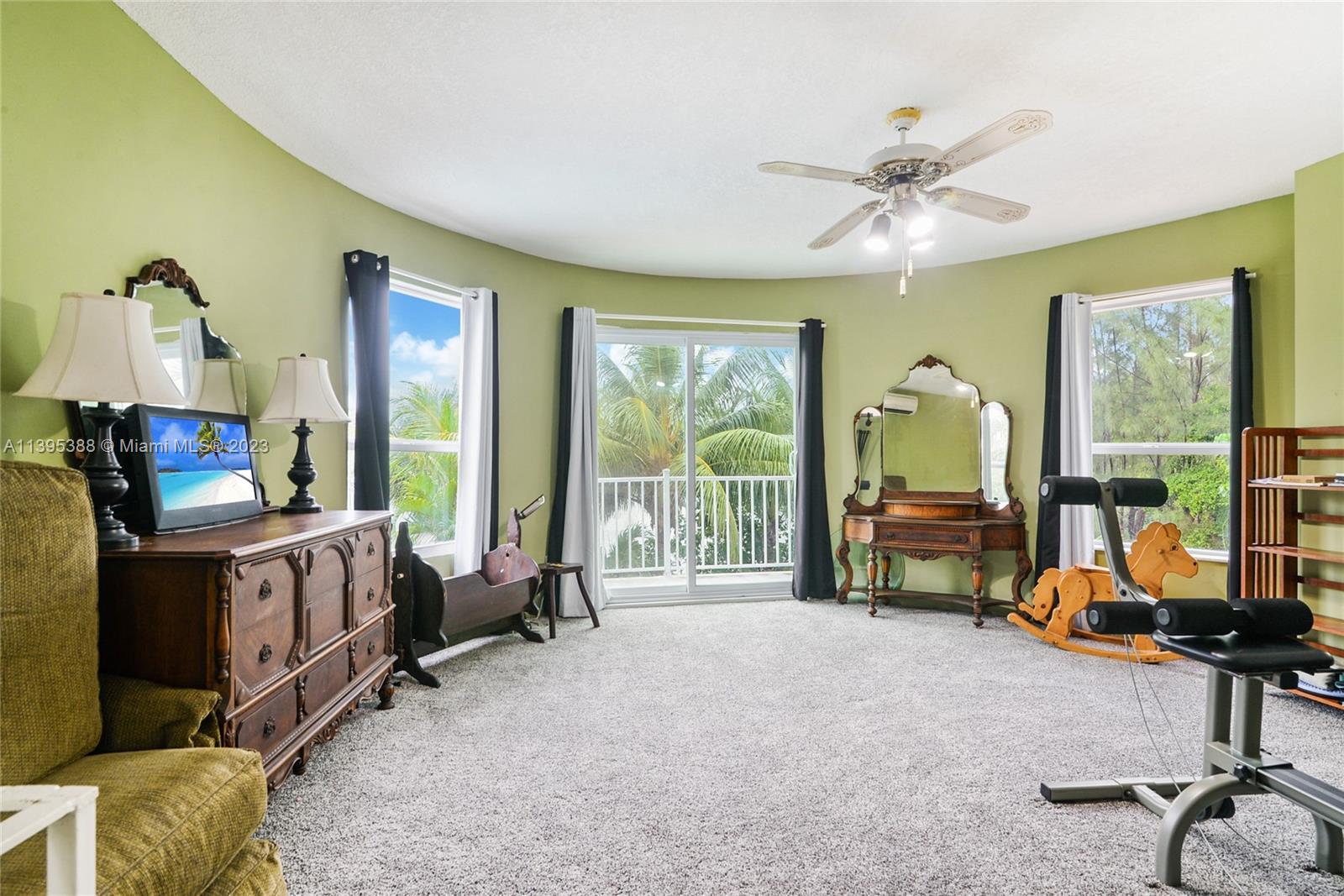 ENCHANTED LAKE - Residential