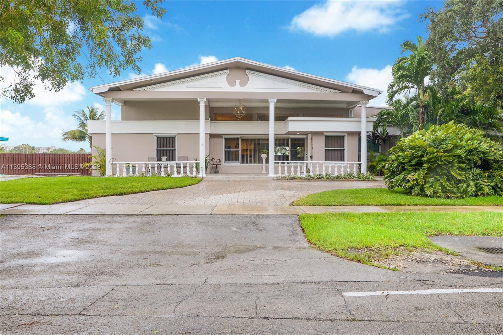 ENCHANTED LAKE - Residential