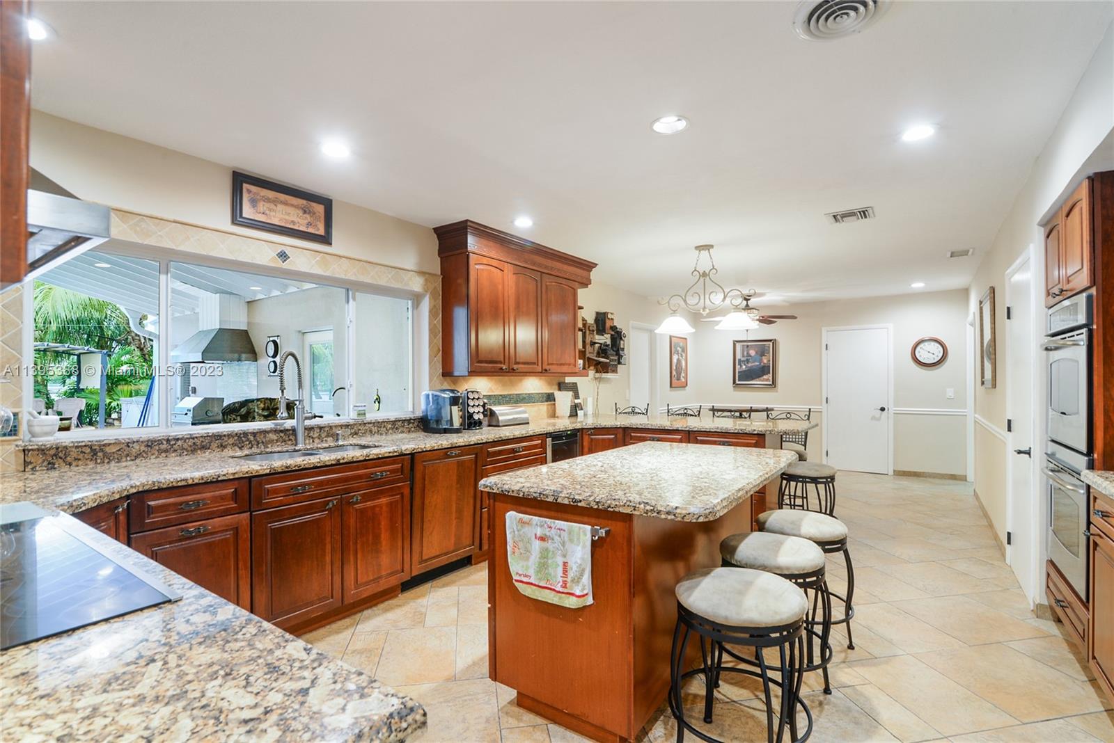 ENCHANTED LAKE - Residential