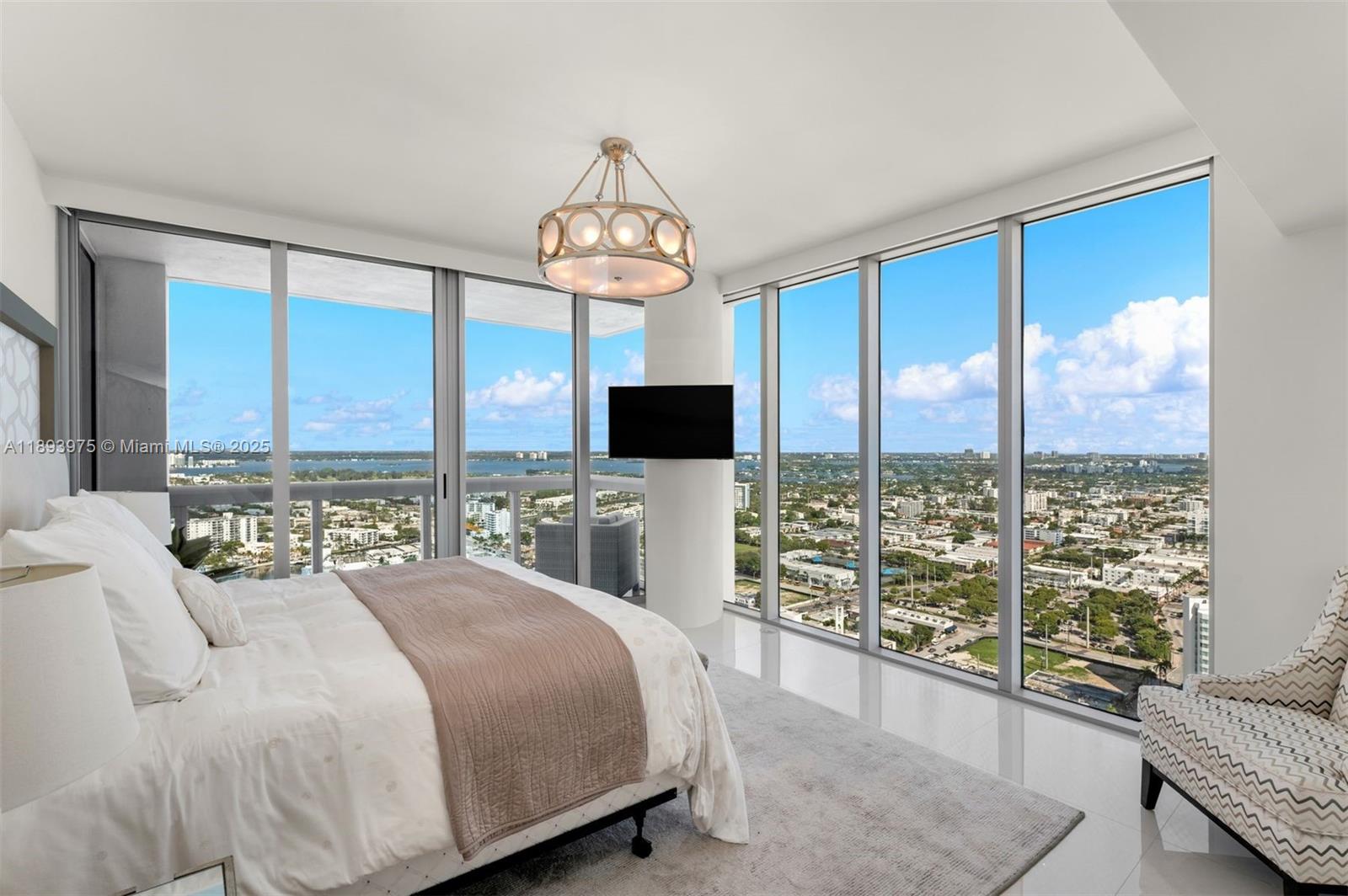 NORTH CARILLON BEACH COND - Residential