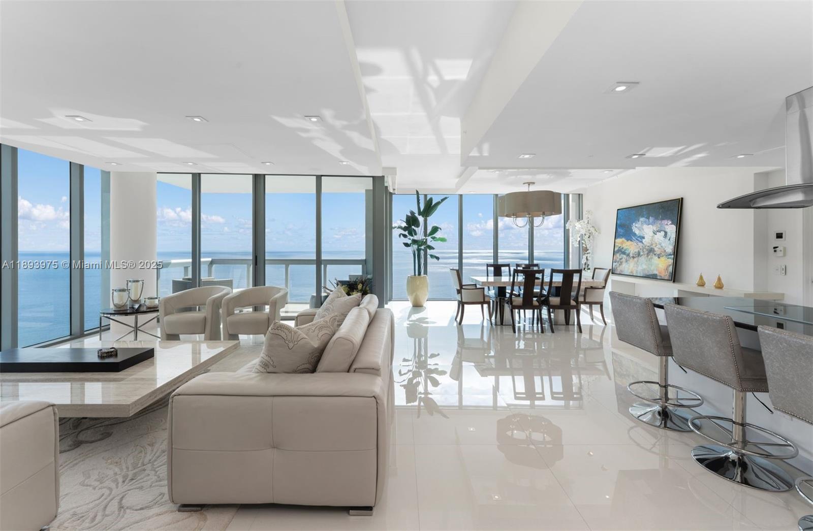 6899 Collins Ave 3404