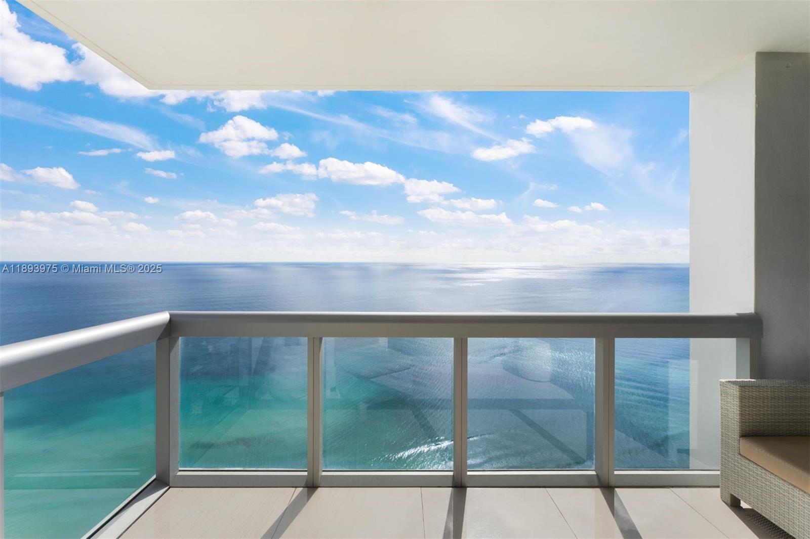 NORTH CARILLON BEACH COND - Residential