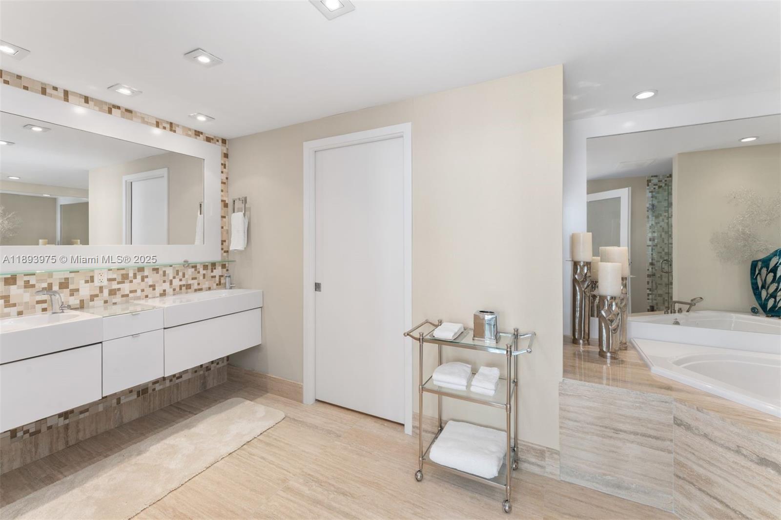 NORTH CARILLON BEACH COND - Residential