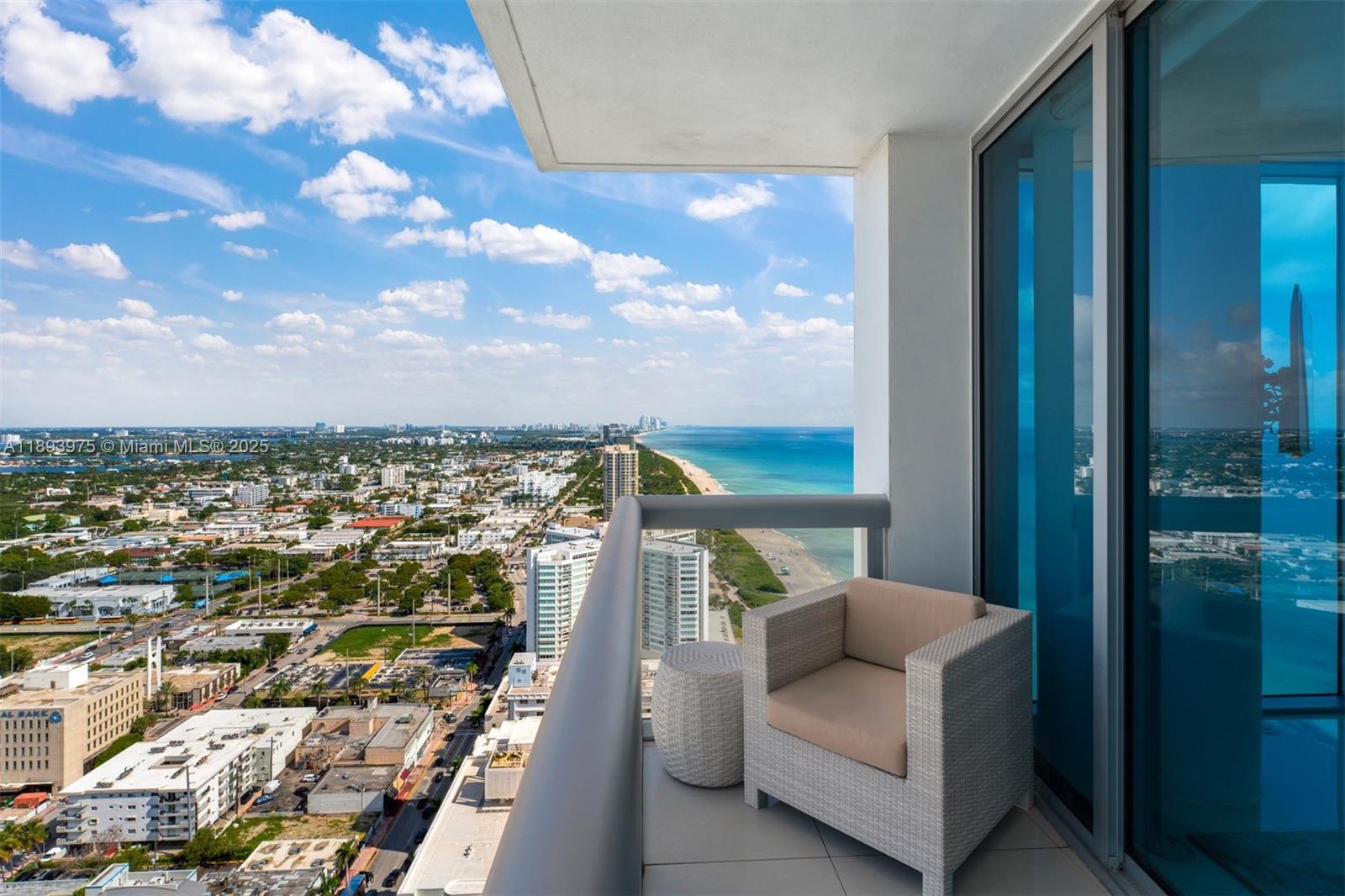 NORTH CARILLON BEACH COND - Residential