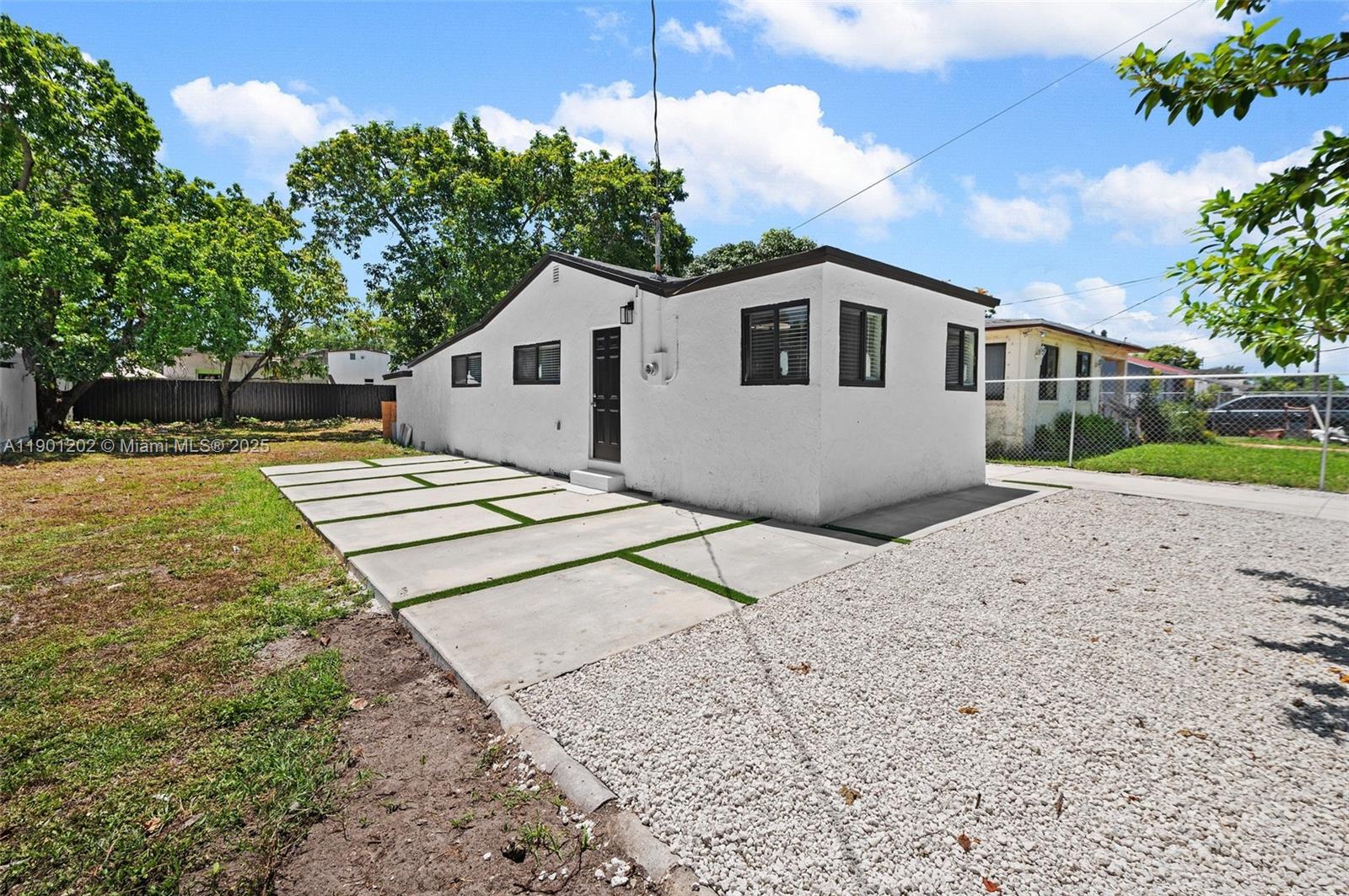 OAKLAND PARK - Residential