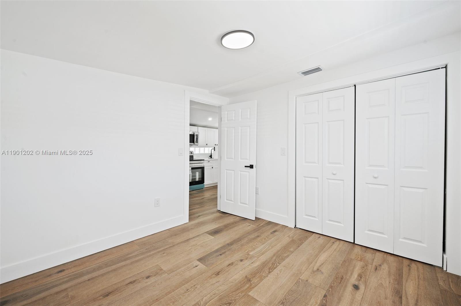 OAKLAND PARK - Residential