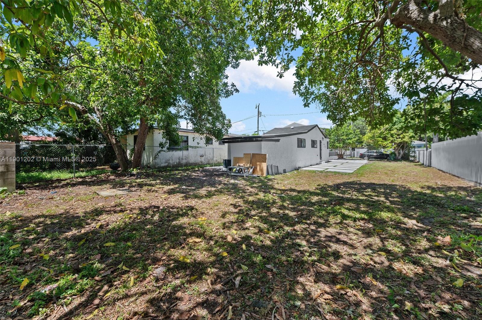 OAKLAND PARK - Residential