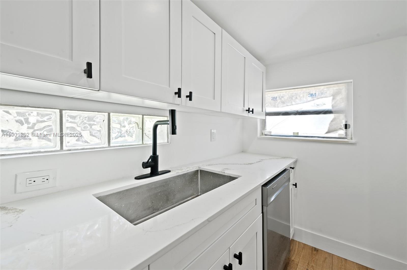 OAKLAND PARK - Residential