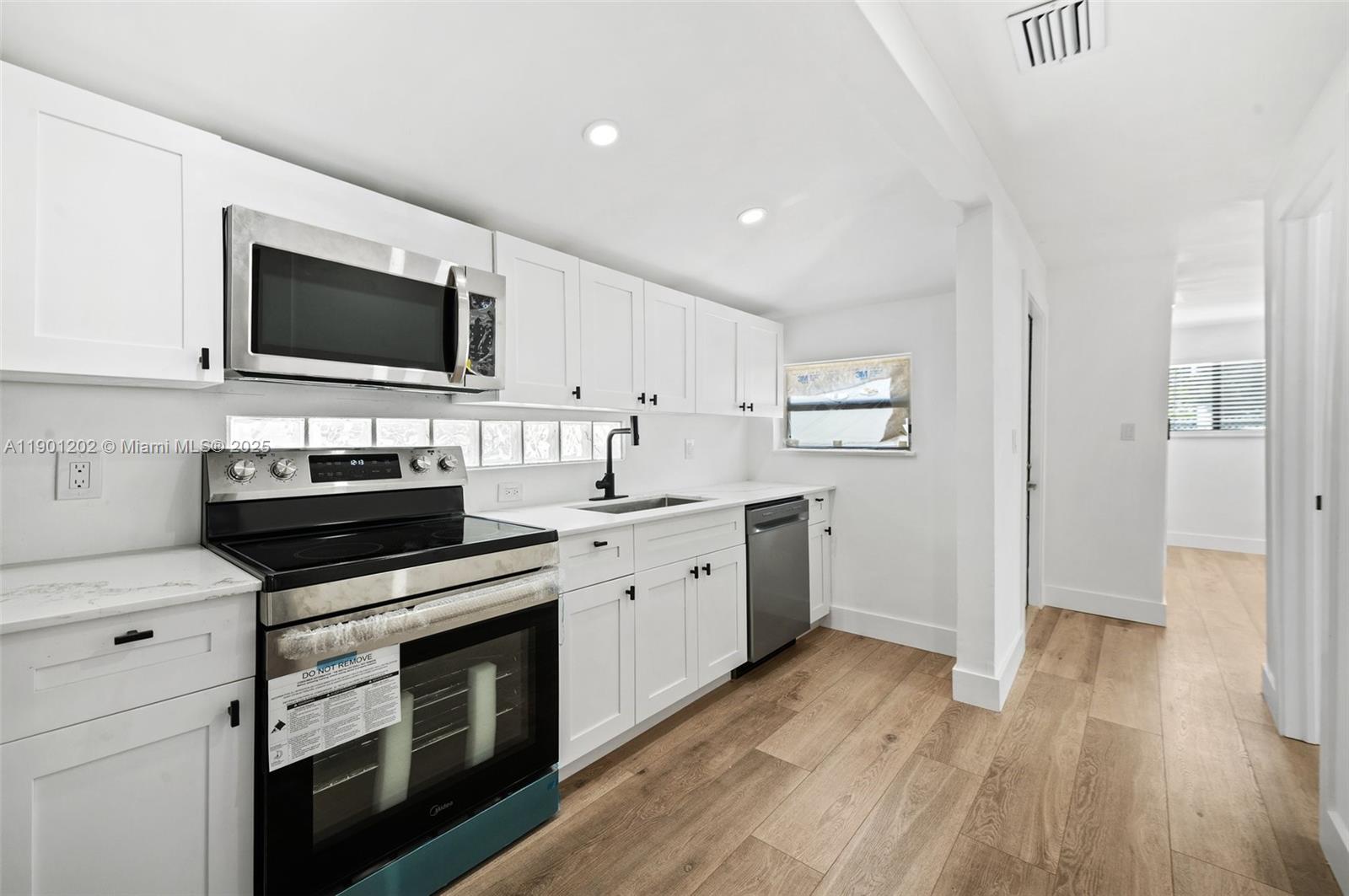 OAKLAND PARK - Residential