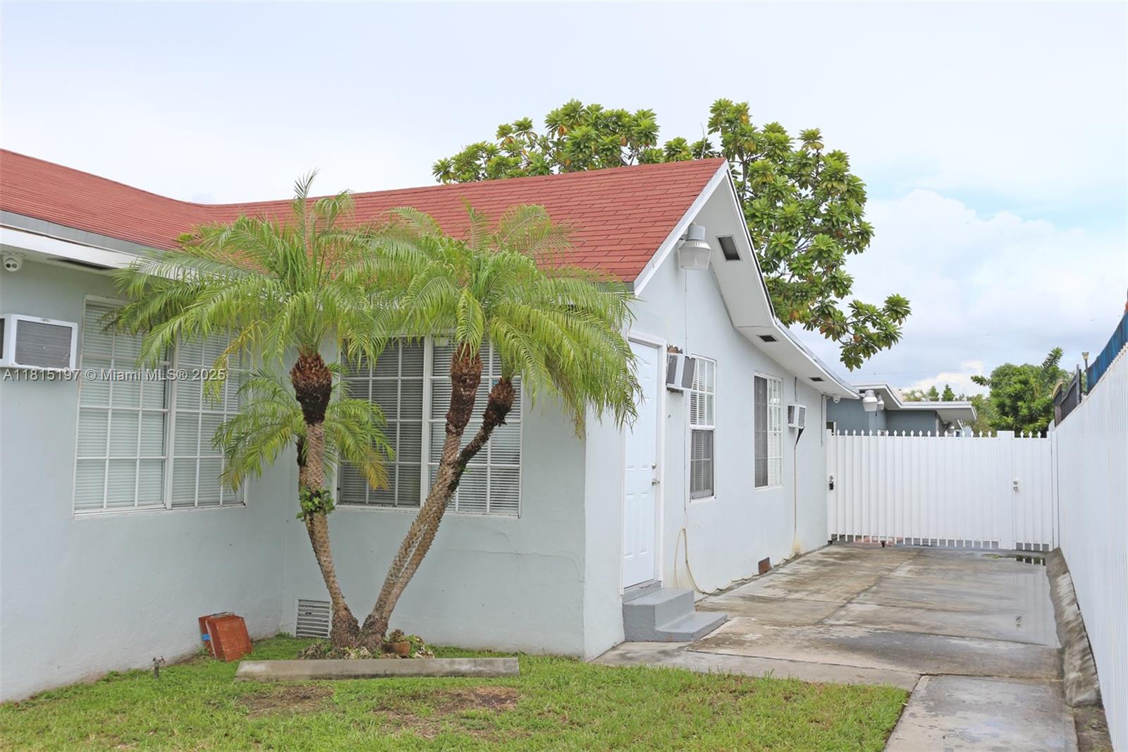 Rental Property at 2385 Sw 15th St S, Miami, Broward County, Florida - Bathrooms: 1  - $850 MO.