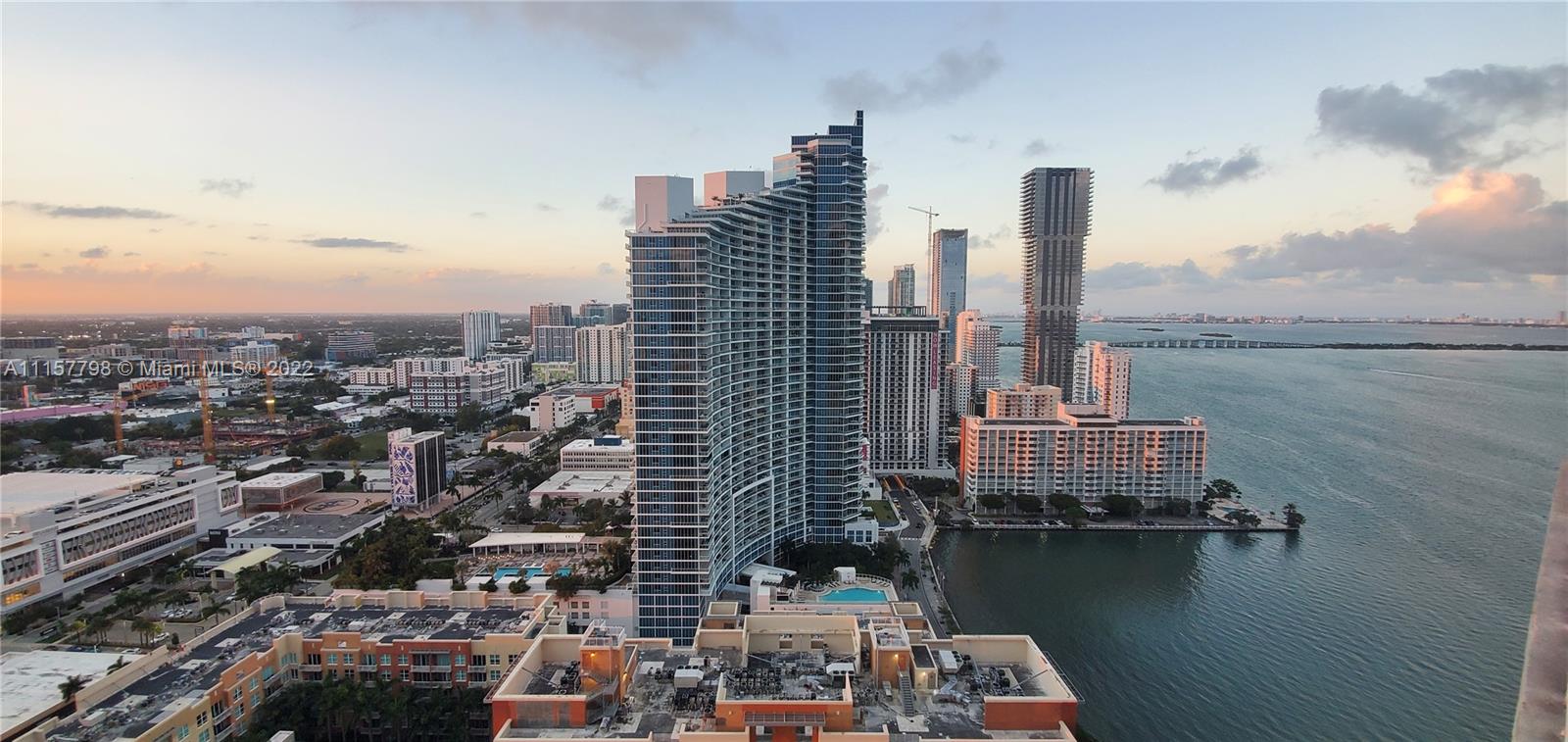 Beautiful fully furnished apartment in Quantum on the Bay. The view will amaze you right when you come into this unit. 2 spacious bedrooms with a great living room perfect for gather family or friends. The Condo has wonderful Amenities, 2 Pools, Clubhouse , Theater, Gym. Located near Miami Downtown, Wynwood, FTX Arena, Bayside and more!!