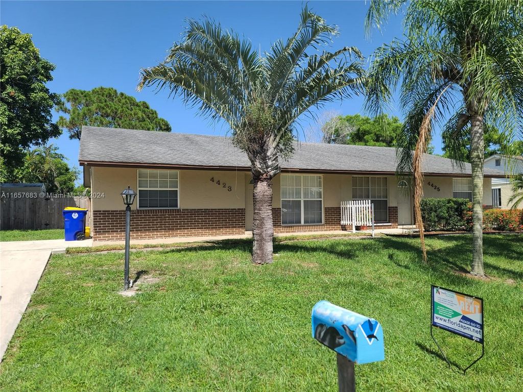 Photo of 4423 SE Beaver Ln #4423, Stuart, FL 34997 (MLS # A11657683)