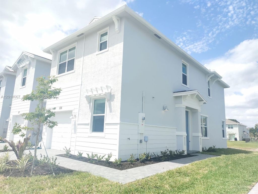 Photo of 535 SE Rivergrass St #535, Port St Lucie, FL 34984 (MLS # A12018007)